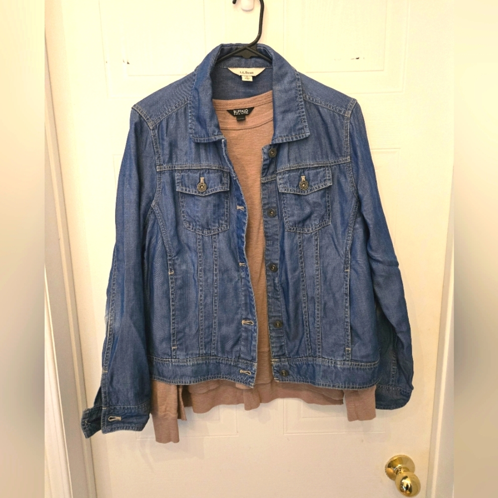 L.L. Bean Classic Blue Jean Jacket Small